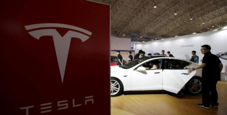 Владелец Tesla подал в суд на компанию из-за «внезапного ускорения» Model X