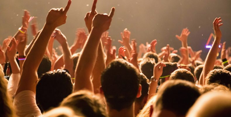 Кредит на музыку: стоит ли вкладывать деньги в организацию концертов