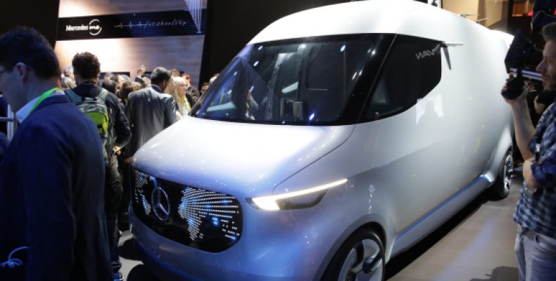 Merсedes-Benz представила микроавтобус-склад для доставки мелких товаров с помощью дронов