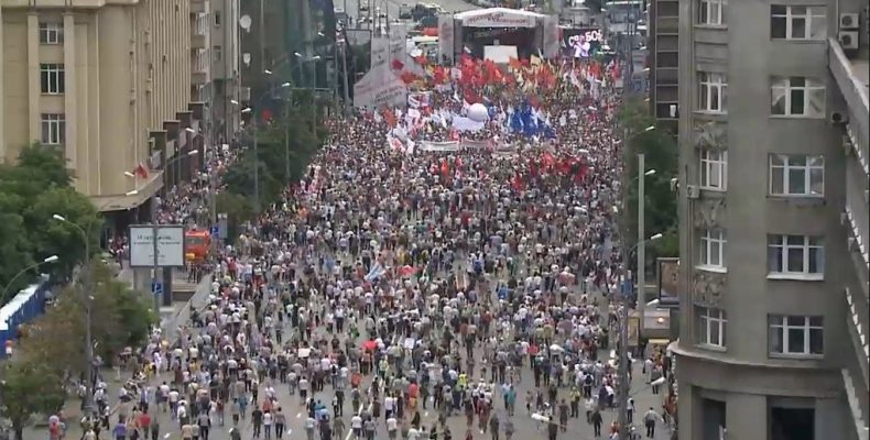 Навальный призвал митинг протеста 12 июня